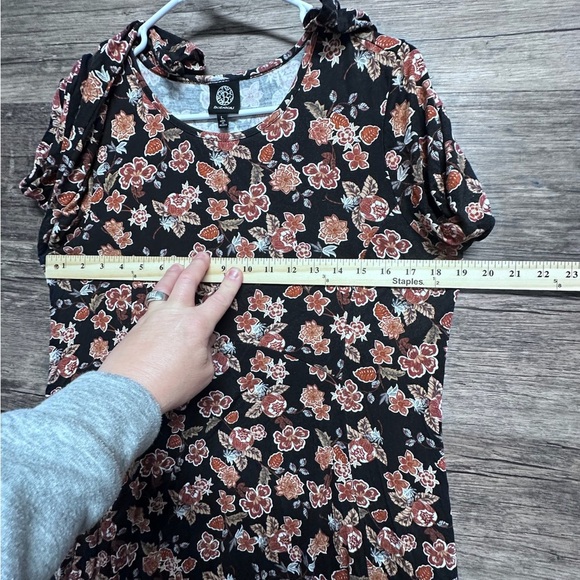 Bobeau Floral Long Sleeve Dress - Black and Red - Picture 4 of 7